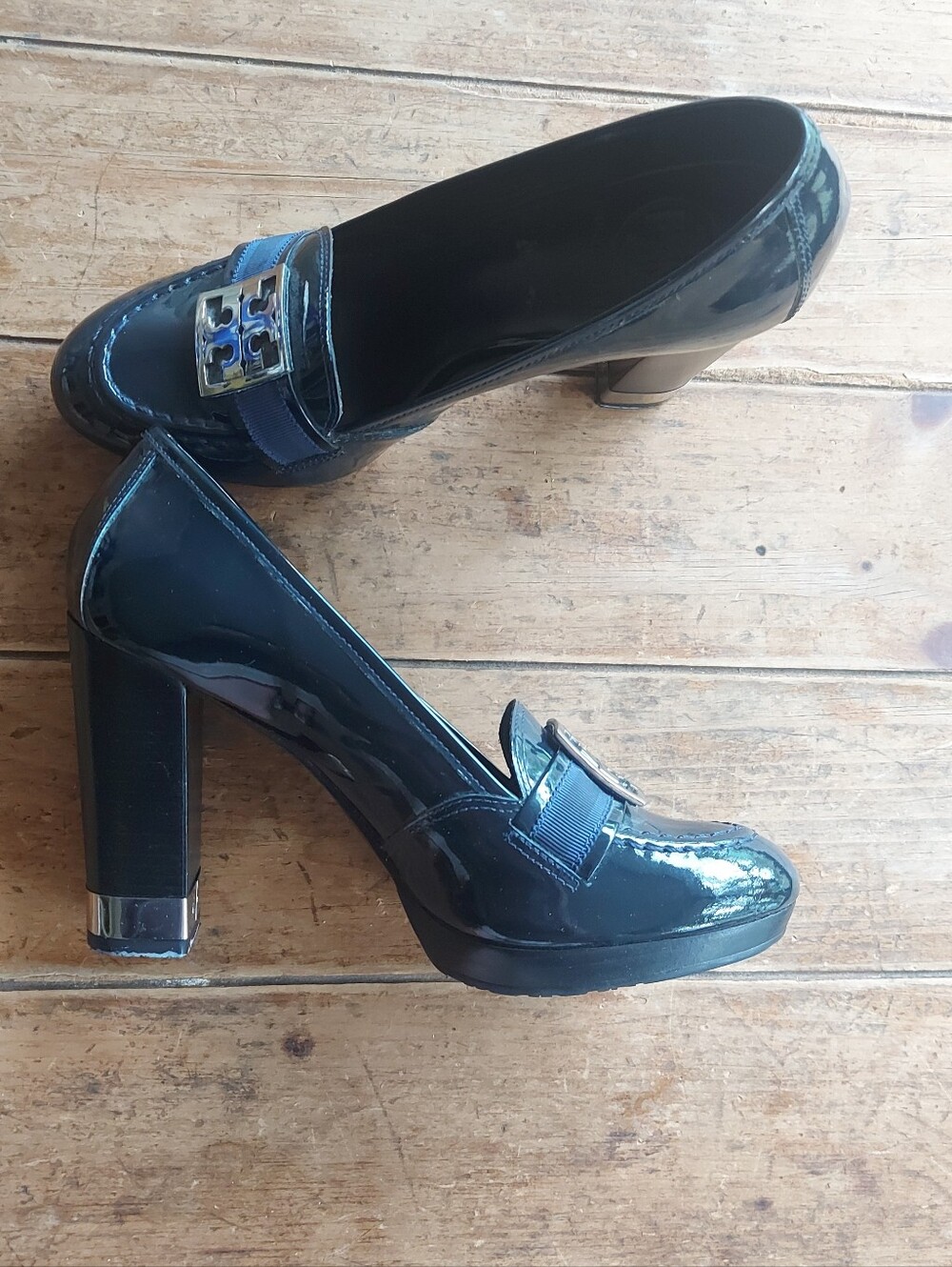 Tory Burch Black Patent Leather Loafers – Size 8M
